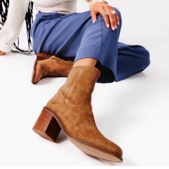 Portland Leather Shoes - PORTLAND LEATHER Patina Oslito Suede Boots in Sand Orig $265